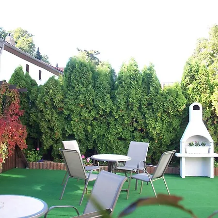 Konukevi Apartmentpension Am Krongut Potsdam